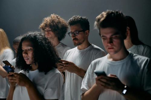 Strong reactions when screens stop