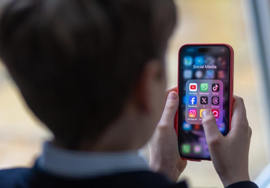 how phone addiction rewires your child's brain