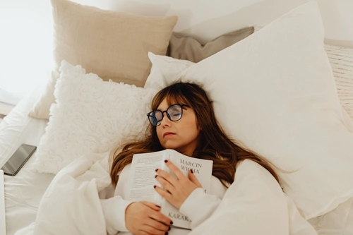 How to Control Overthinking and Stop the Nighttime Spiral