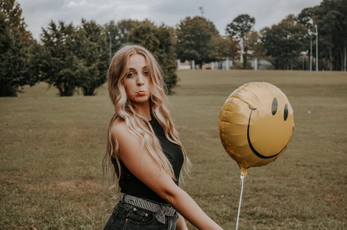 How to Not Be a People Pleaser: The Love vs. Fear Question