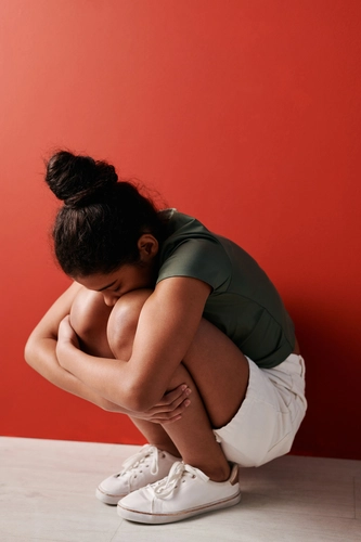 How to Stop Overthinking in a Relationship and Just Feel