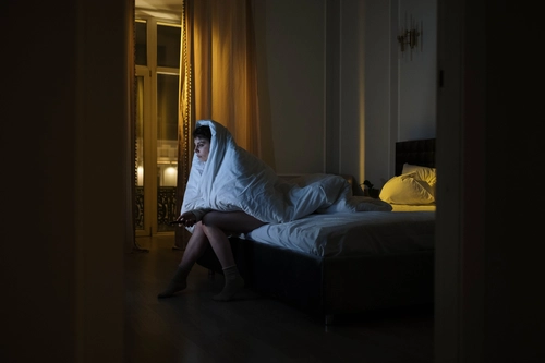 Why Do I Get Such Bad Anxiety at Night? How to Calm the Racing Mind