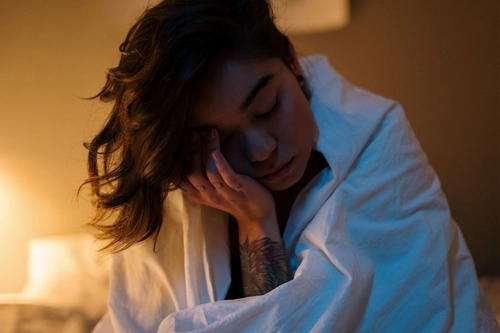 Why Do I Get Such Bad Anxiety at Night? How to Calm the Racing Mind
