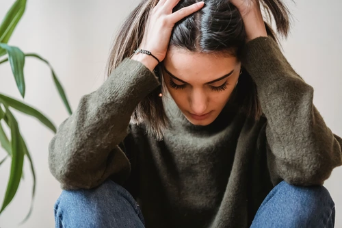 Why Do I Overthink When Everything Is Fine? How to Quiet the Mental Noise
