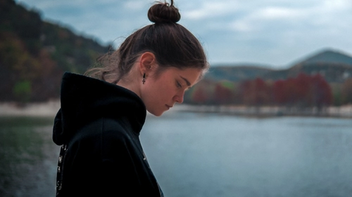 Anxiety in Daily Life With No Trigger: Why Random Unease Shows Up and What Helps