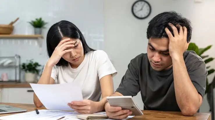 Financial Stress Solutions: What Actually Helped Me Stop 3AM Money Anxiety