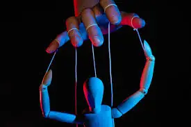 How to Deal with Controlling People Without Losing Your Mind