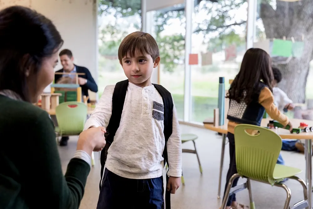 how to help a shy child socialize