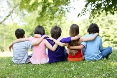 how to help a shy child socialize