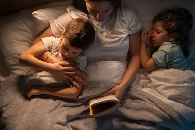 Toddler Attached to Mom at Night – Why It Happens and How to Handle It