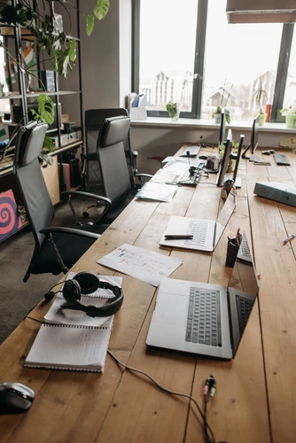 Communicate in the Workplace Without Overthinking Everything