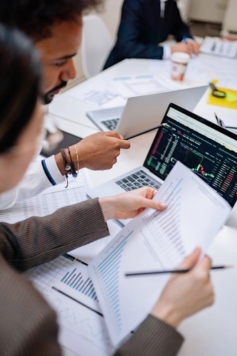 Elevate Good Communication in the Workplace via Peer Feedback