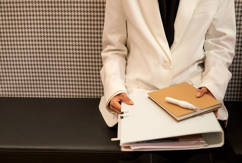 How to Avoid Workplace Miscommunication When You're the Quiet One