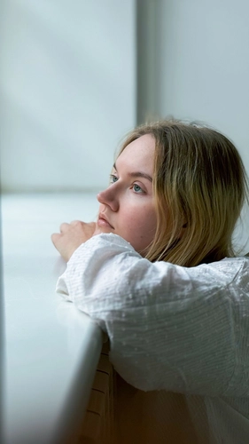 How to Detect Discomfort in Conversation (5 Subtle Signs)