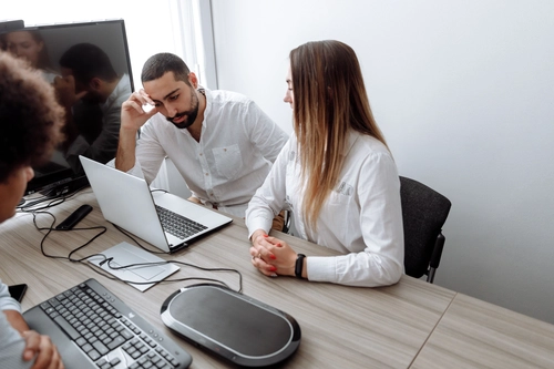How to Give Constructive Feedback at Work Without Damaging Relationships