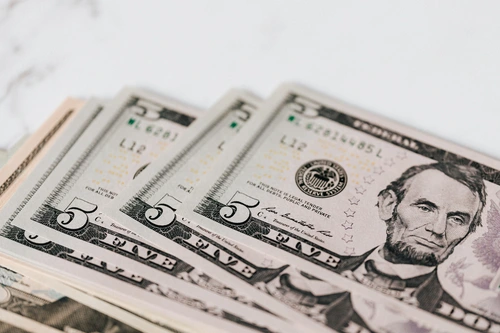 How to Grow Savings Over Time on a Student Budget
