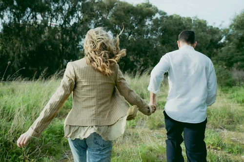 How to Handle Communication Under Stress With a Loved One Who Means Well