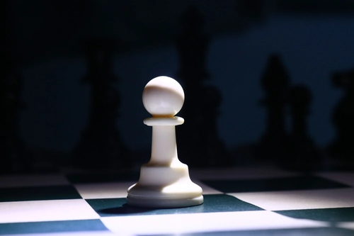 How to Navigate a Social Situation When You Don't Know Anyone