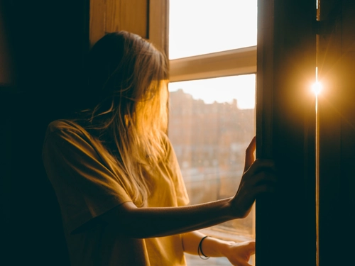 How to Quietly Let Go of People Who Drain You