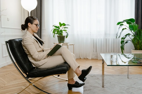 How to Shut Down Disrespect Without Losing Your Cool 3 Power Moves That Actually Work