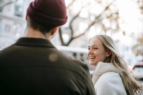 How to Talk Better Around That Girl You Like 4 Tips That Actually Work