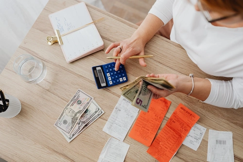 Living Paycheck to Paycheck Solutions That Actually Work What Finally Helped Me Break the Cycle