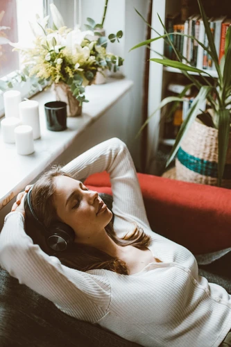 What Does an Anxiety Attack Feel Like Alone