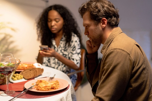 Gaslighting Signs in Relationships I Missed for Years