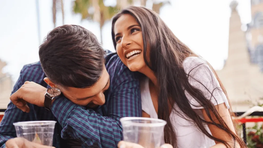 3 Signs She Wants You to Shoot Your Shot