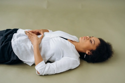 How to Calm a Busy Mind 5 Grounding Techniques That Work
