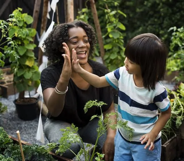 4 Ways to Raise Emotionally Secure Kids