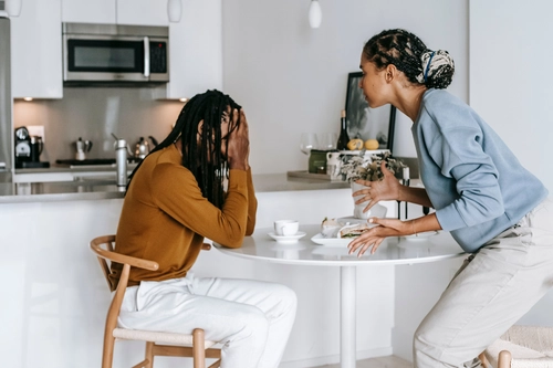 How to Communicate During Disagreement Without Getting Defensive