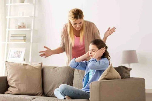 How to Deal With a Defiant Teenager Without Losing Your Mind