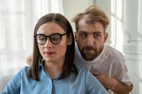 How to Detect Manipulation in People 7 Warning Signs