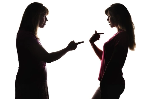 How to Handle Conflicting Feedback on Content Drafts
