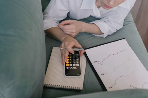 How to Invest Safely in an Uncertain Economy A Calm Plan