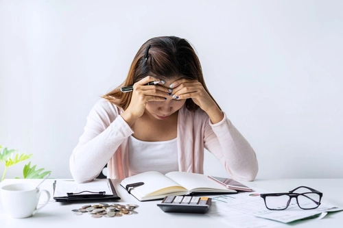 How to Manage Money Stress Without Losing Sleep