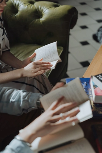 How to Read People and Understand What They Are Really Saying