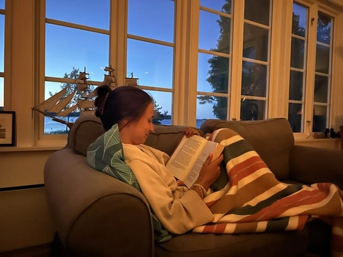 How to Read Someone's Mind Book Review The Signals We Miss Until It's Too Late